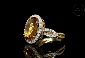 Anillo en oro amarillo de 18K con citrino y diamantes