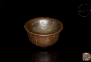 Recipiente tallado, con sello Qianlong