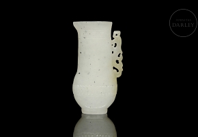 Pequeño jarrón de jade blanco, dinastía Qing