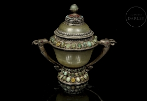 Recipiente ritual de jade, plata y gemas preciosas, Tíbet, s.XIX