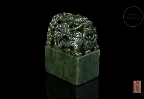 Spinach green jade seal ‘Majestic Dragon’, Qing dynasty
