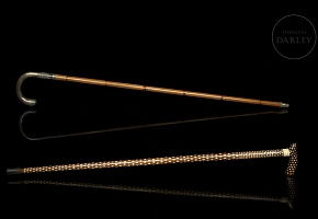 Dos bastones con empuñaduras de hueso y plata, s.XX