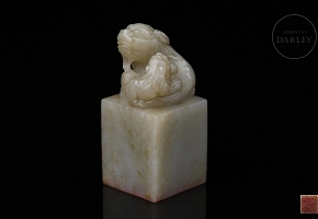Carved jade seal ‘Lion with cub’, Qing dynasty
