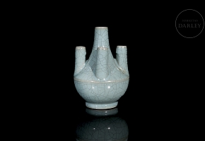 Five-spouted ceramic vase, Ruyao, Qing dynasty