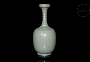 Porcelain vase with Ruyao glaze, Song dynasty