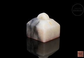 Quadrangular Hetian jade seal, Qing Dynasty