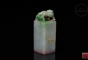 Jadeite seal ‘Beast with coins’, Qing dynasty