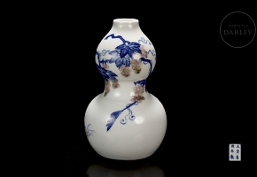 Glazed porcelain hulu vase, ‘Squirrels with Vine,’ Kangxi mark