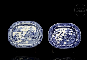 两只19世纪英国柳条纹托盘