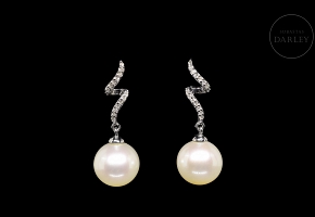 Pendientes perlas en oro blanco de 18 kt y diamantes