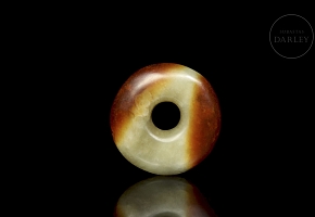 Colgante de jade tallado