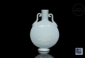 Bianhu porcelain vase ‘Lotus’, with Qianlong seal