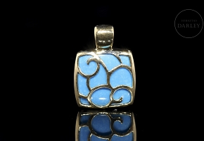 Colgante con turquesa en oro amarillo de 18K