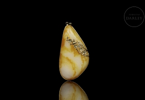 Jade pendant ‘Bird among flowers’, 20th century