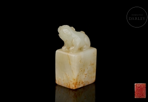 Hetian jade seal ‘Reclining Lion’, Qing dynasty
