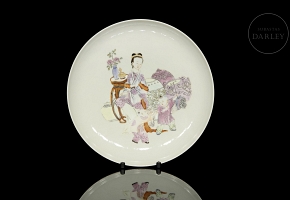Pink family porcelain plate ‘Family scene’, with Yongzheng seal