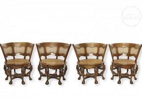 一套20世纪荷兰殖民风格的“市长椅”