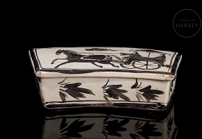 Glazed ceramic pillow ‘Carriage’, Cizhou kiln