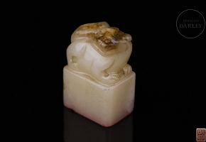 White jade seal ‘Crouching Dog’, Qing dynasty