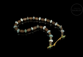 Collar de cuarenta y un cuentas de ágata, dinastía Liao