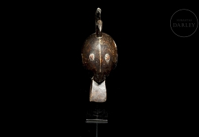 Máscara de danza zoomorfa, cultura Ogoni, Nigeria, s.XX