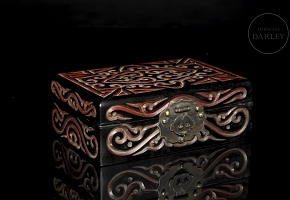 Lacquered wooden box ‘‘Scrolls’’, with Qianlong seal