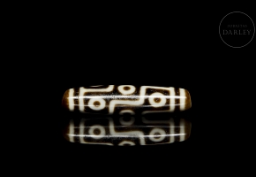 Agate ‘Dzi’ amulet, Tang style