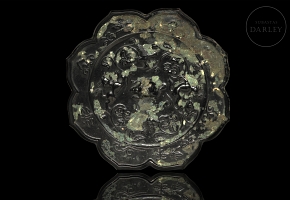 Bronze mirror ‘Beasts and flowers’, Tang style