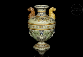 胡安·鲁伊斯·德·卢纳（1863–1945）狮首双耳瓶，20世纪早期