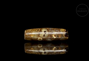 Carved faluo Dzi bead, Ming dynasty