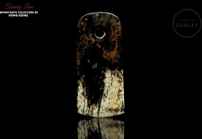 Carved jade ornament, archaeological culture (或)