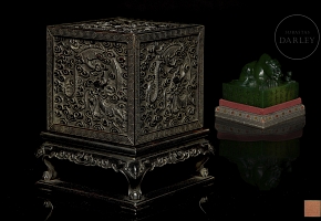 Zitang wooden seal box ‘Dragons’, Qing dynasty