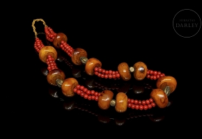 Necklace with amber beads, 20th century