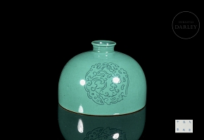Glazed porcelain water vessel “Waves,” with Kangxi mark