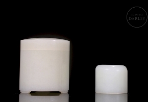 Hetian white jade box and ring set, Qing dynasty