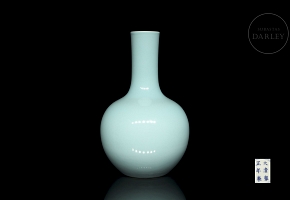 Sky blue porcelain vase, with Yongzheng seal