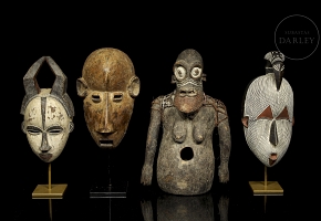 Cuatro piezas de arte tribal africano, s.XX