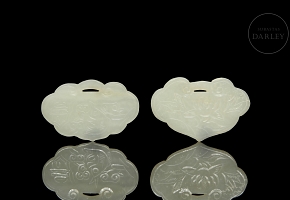 Pair of jade pendants, ‘Lotus and Bird,’ Qing dynasty