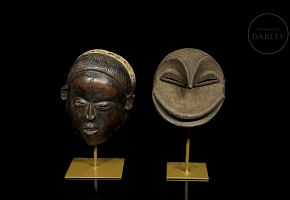 Dos máscaras estilos Bété y Teke, África, s.XX