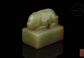 Yellow jade seal ‘Crouching pig’, Qing dynasty
