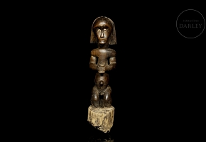 Figura relicario africana