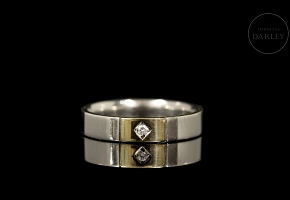 Alianza de oro blanco de 9 kt con diamante