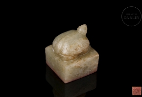 Hetian jade seal ‘Reclining tortoise’, Qing dynasty