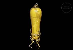 Calabaza de cerámica con pie de metal, s.XIX