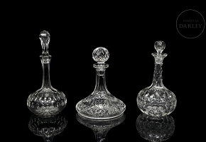 Tres decantadores en cristal tallado, s.XX