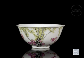 Glazed porcelain bowl ‘Plum tree with poem’, with Qianlong seal