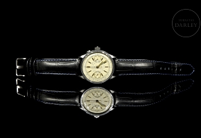 Extraordinario prototipo de cronógrafo de pulsera Omega, Calibre 33.3 CHRO T1-T2
