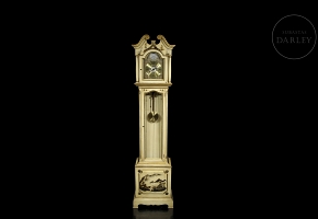 Reloj de antesala Grandfather estilo Chinoiserie, 'Tempus Fugit', c. 1970-1980