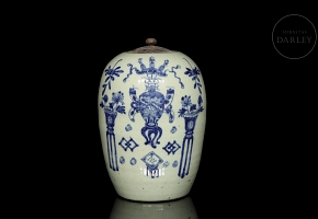 Glazed ceramic ‘Still-life’ jar, Qing Dynasty