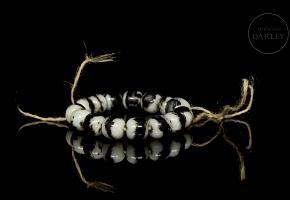 Bracelet with fifteen jade beads, Qing dynasty
